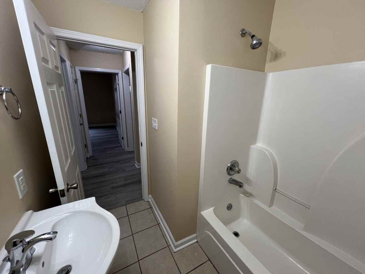 403 Hawkins Ave - Photo 3 of 15