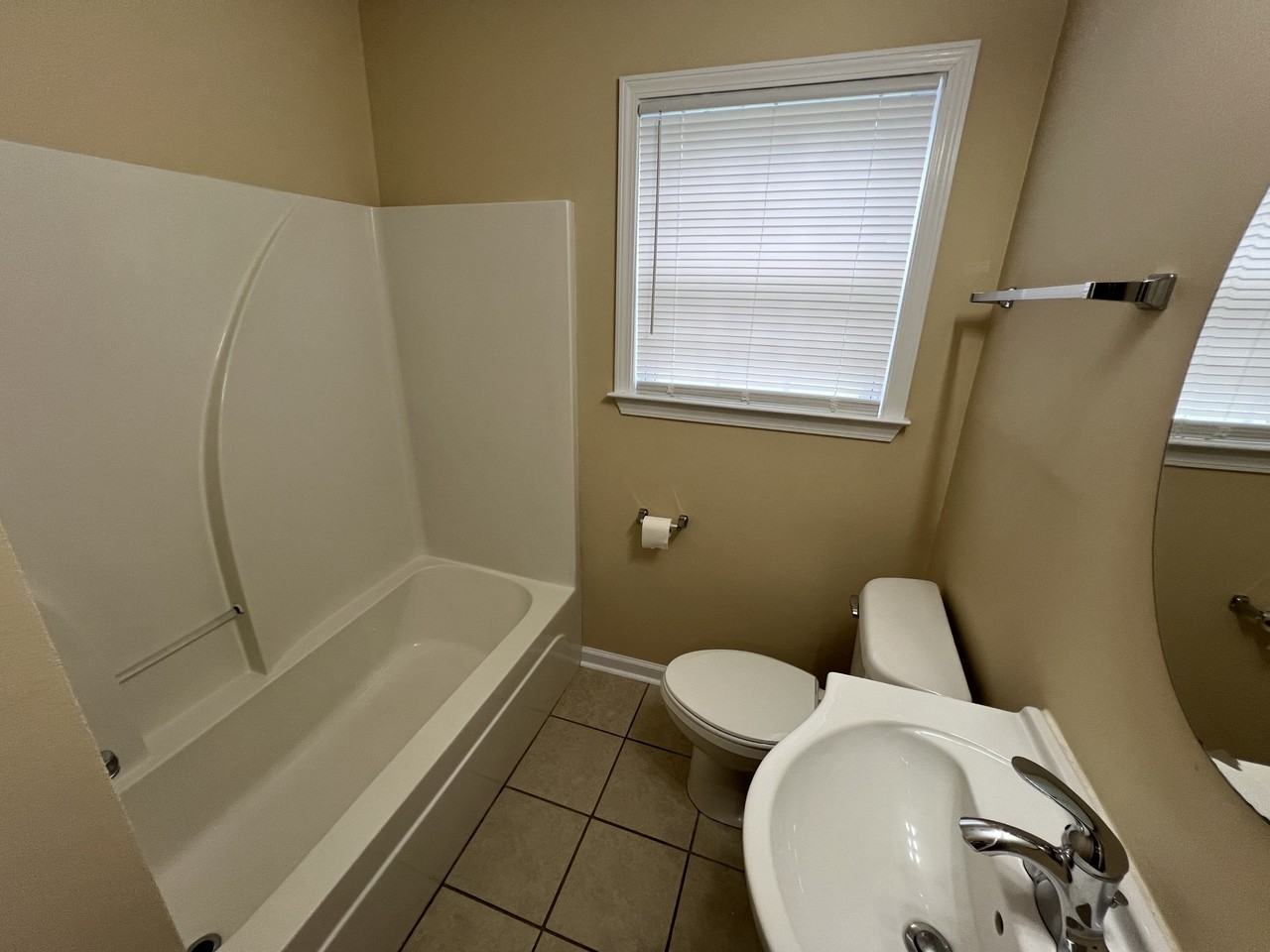 403 Hawkins Ave - Photo 4 of 15