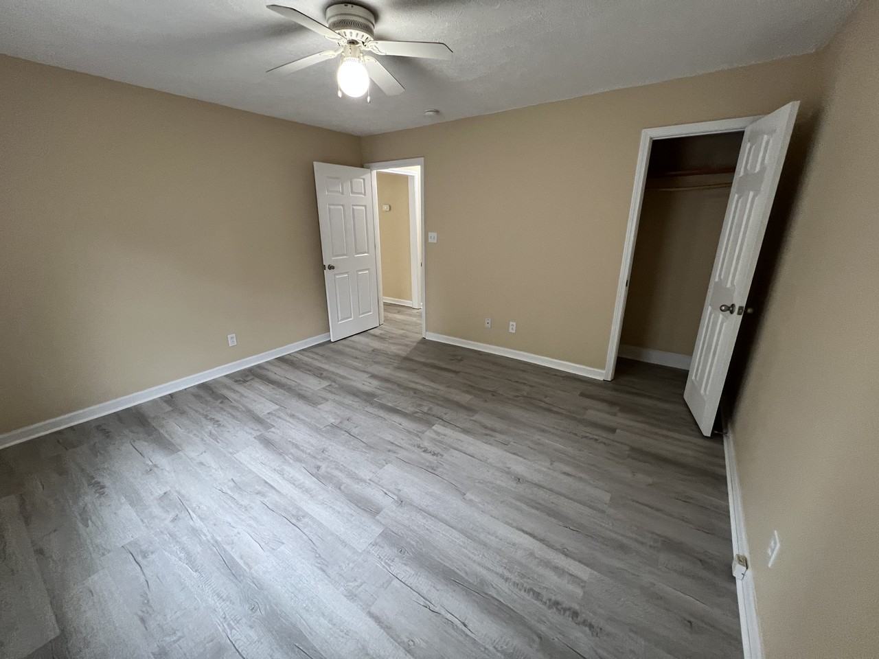 403 Hawkins Ave - Photo 7 of 15