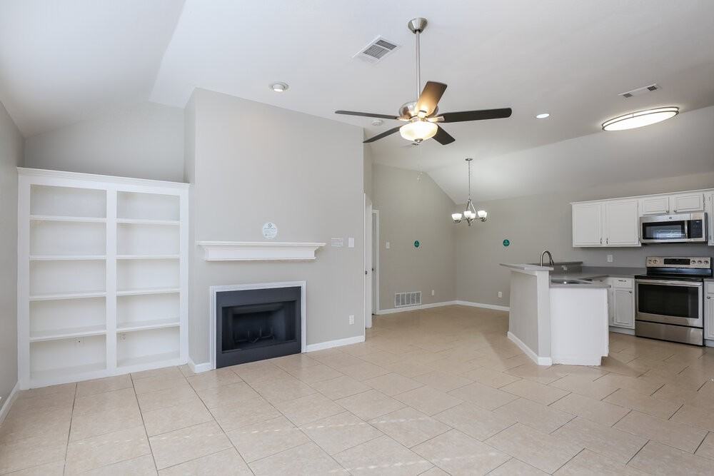 850 Astaire Ave - Photo 6 of 17