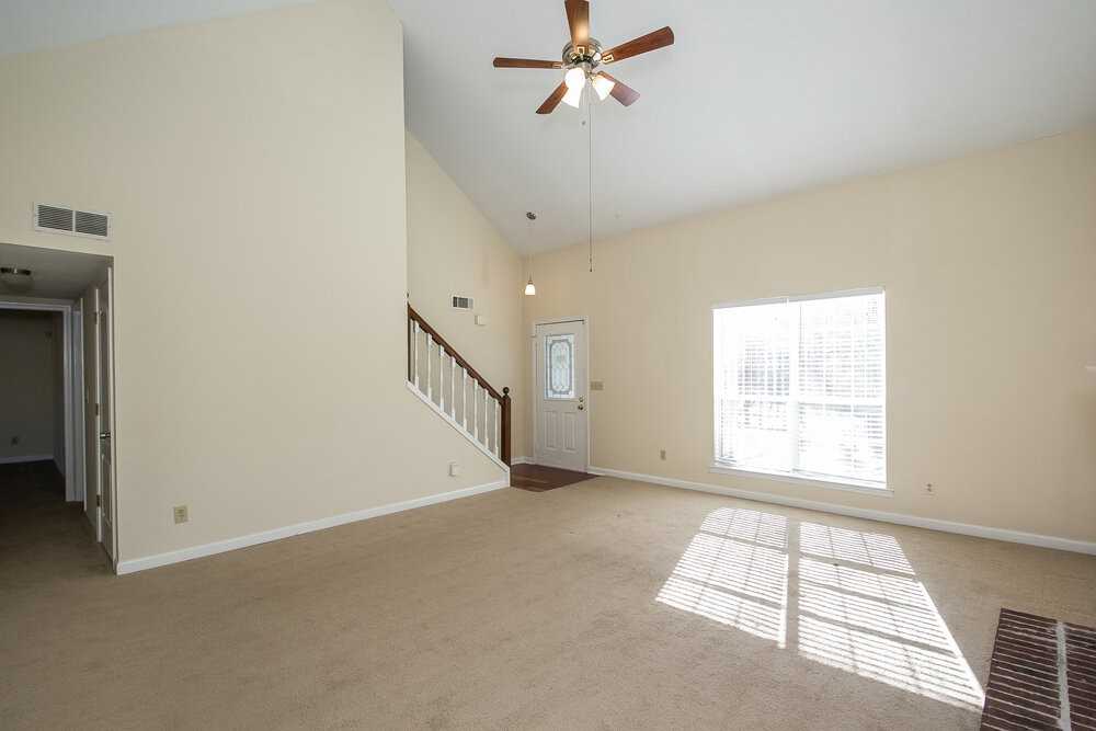 408 Streamview Ln - Photo 3 of 15
