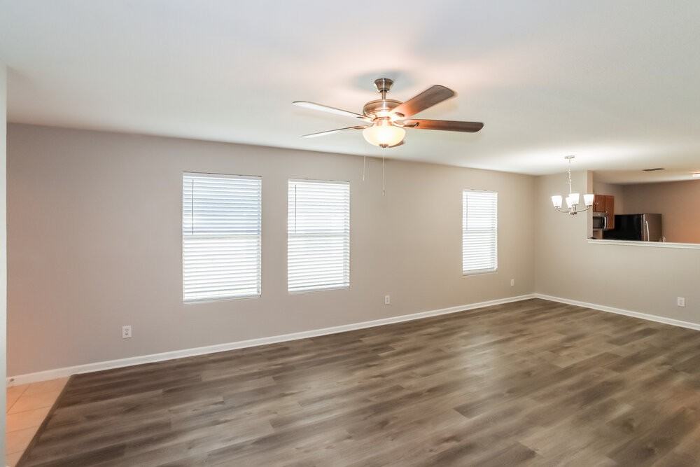 1016 Fort Apache Dr - Photo 4 of 16