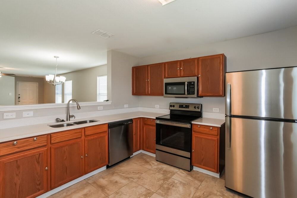 1016 Fort Apache Dr - Photo 6 of 16