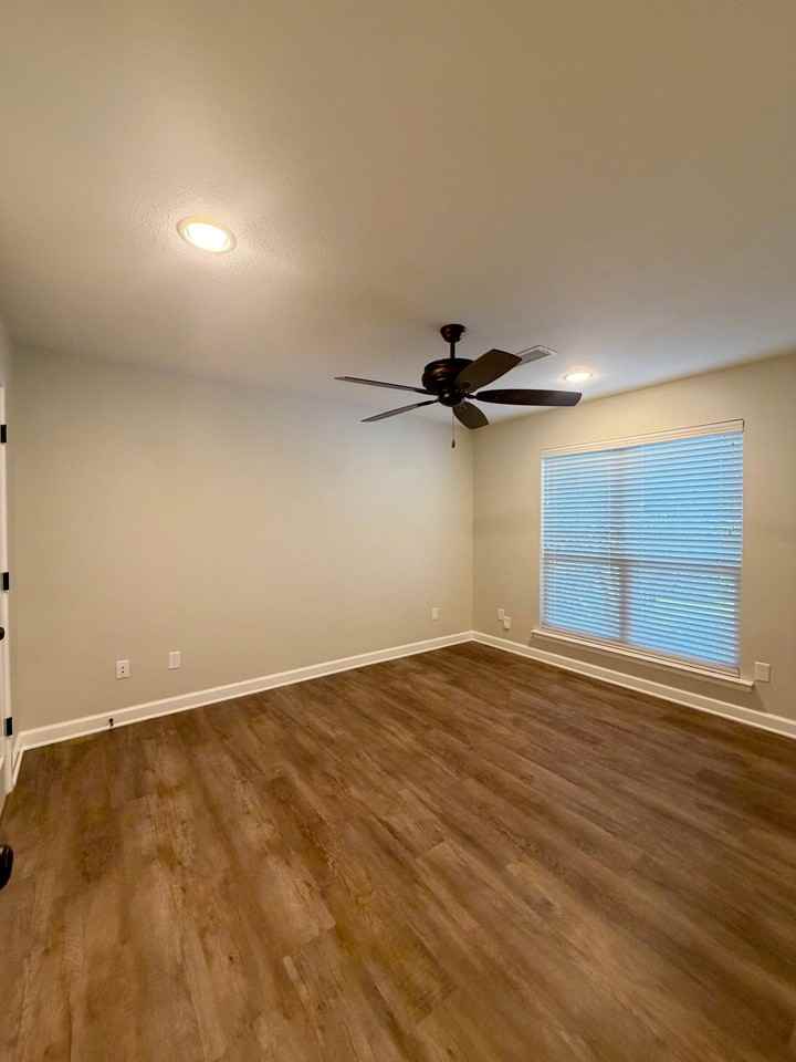 1210 Milltown Rd - Photo 5 of 33