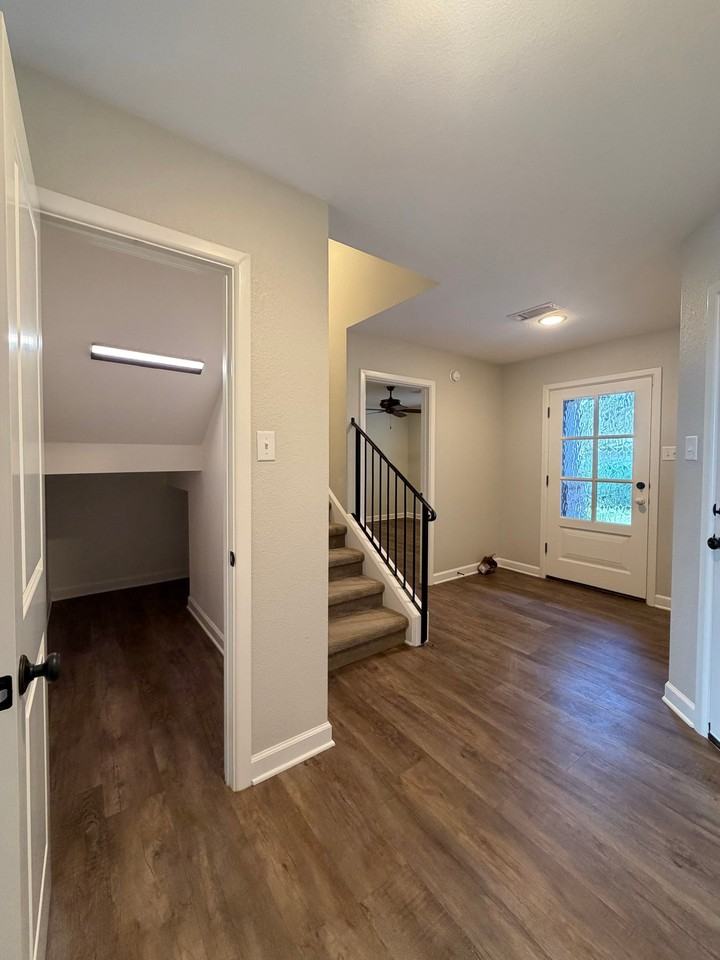 1210 Milltown Rd - Photo 7 of 33
