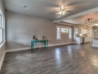 1609 Nw 32nd St - Photo 4 of 25