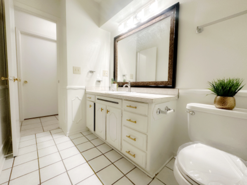 1105 Nw 104th Ter - Photo 6 of 10