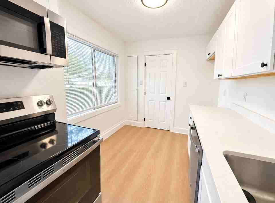 16 Nw #4 - Photo 2 of 12
