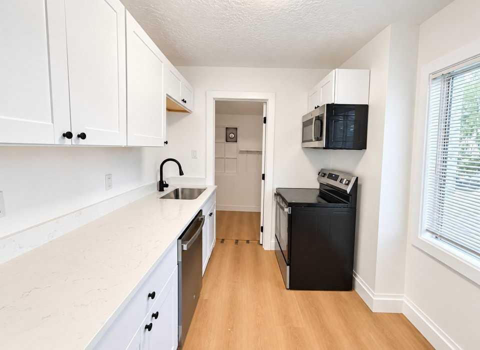 16 Nw #4 - Photo 3 of 12