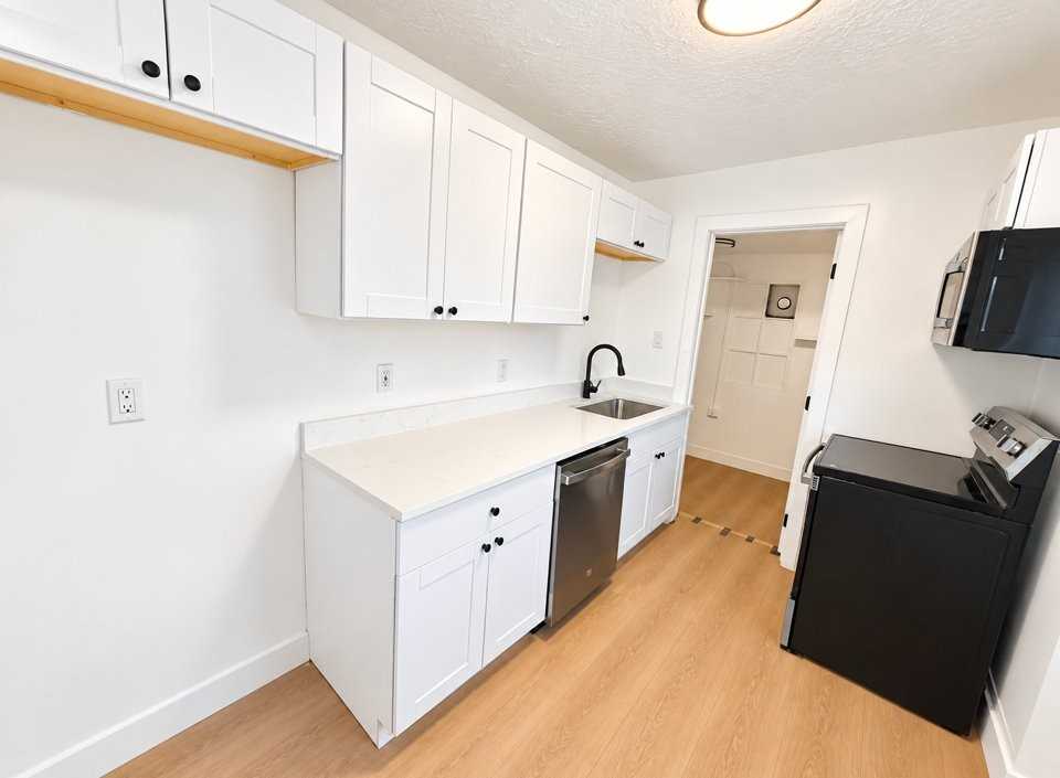 16 Nw #4 - Photo 4 of 12
