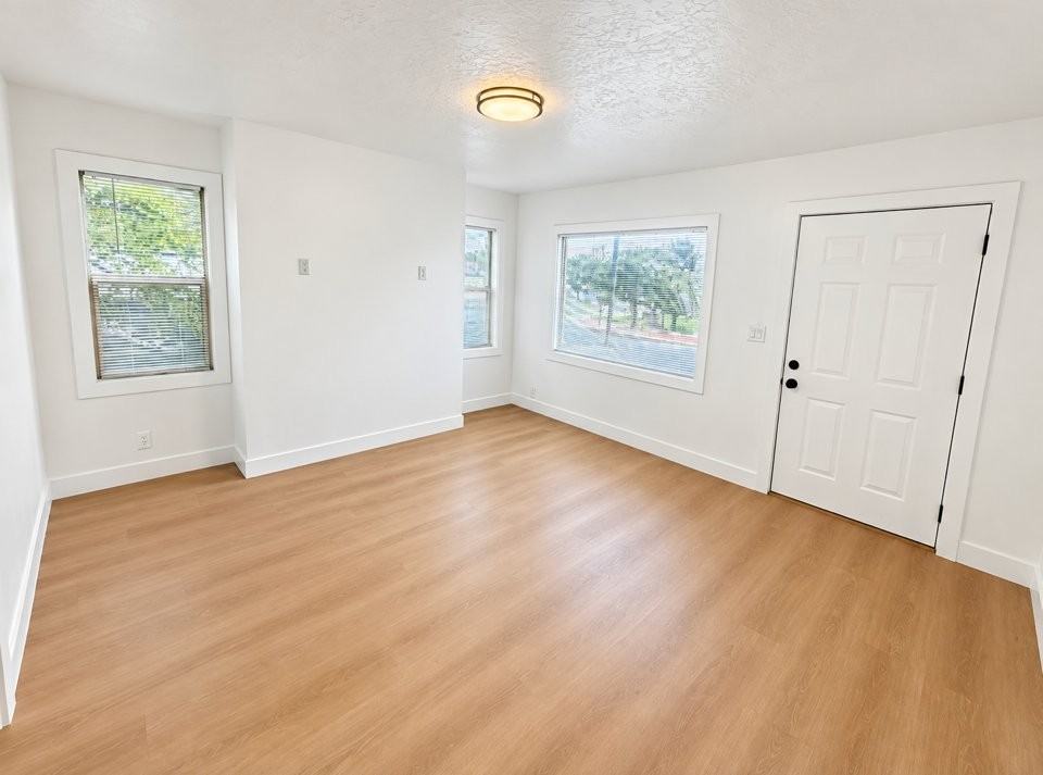 16 Nw #4 - Photo 5 of 12