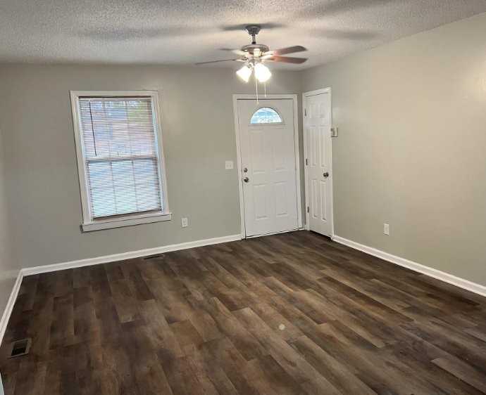 751 Farrowood Dr - Photo 2 of 10