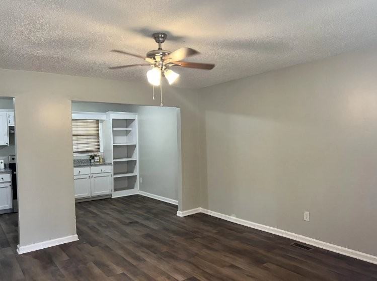 751 Farrowood Dr - Photo 3 of 10