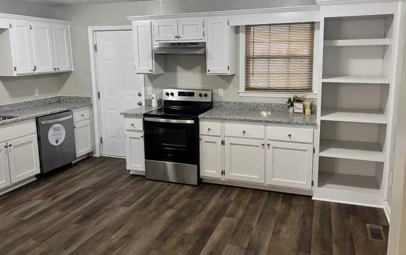 751 Farrowood Dr - Photo 4 of 10