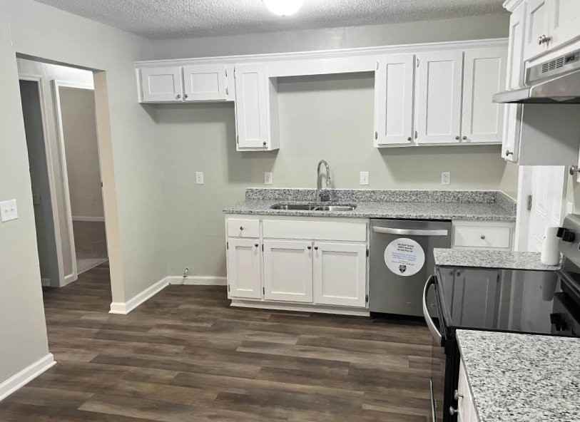 751 Farrowood Dr - Photo 5 of 10