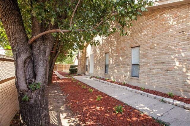 12501 Hornbeam Dr - Photo 2 of 20