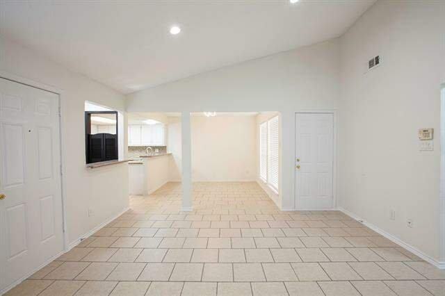 12501 Hornbeam Dr - Photo 4 of 20
