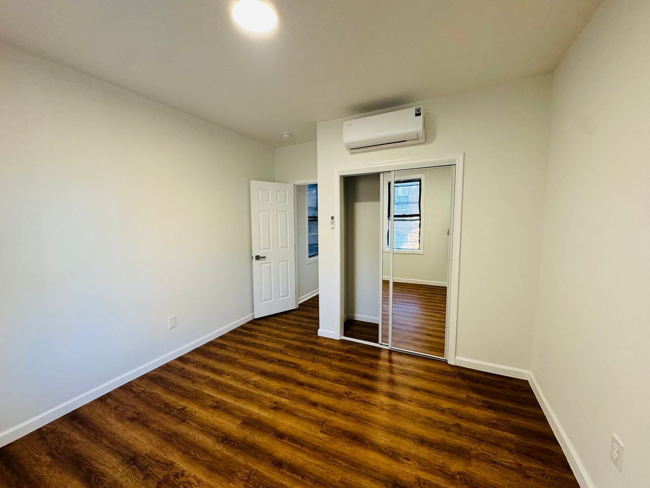 306 E 25th St #B - Photo 6 of 9