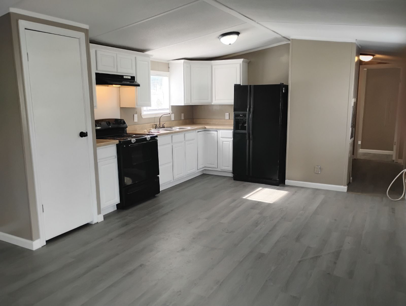 601 E Lincoln St #12 - Photo 2 of 7