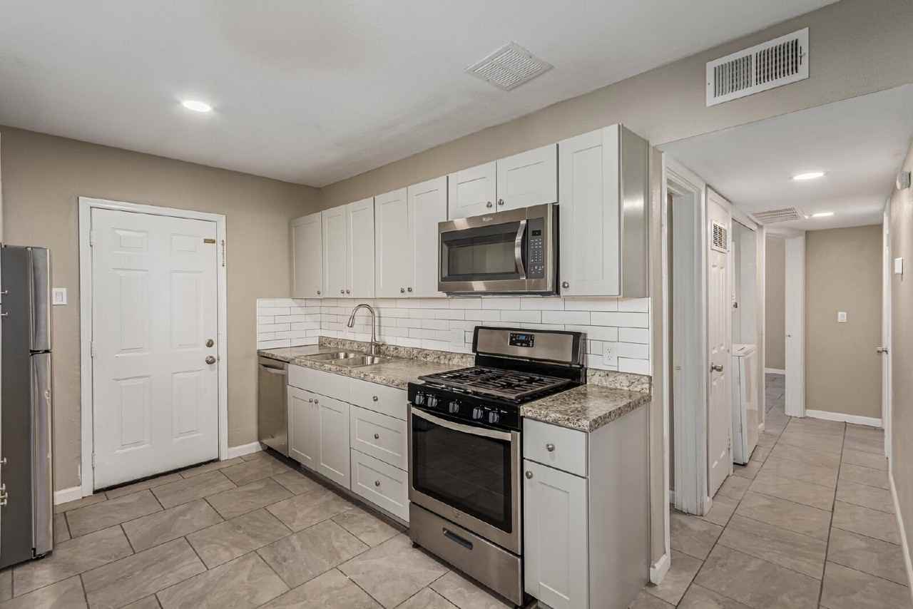 2014 N 17th St - Photo 2 of 21