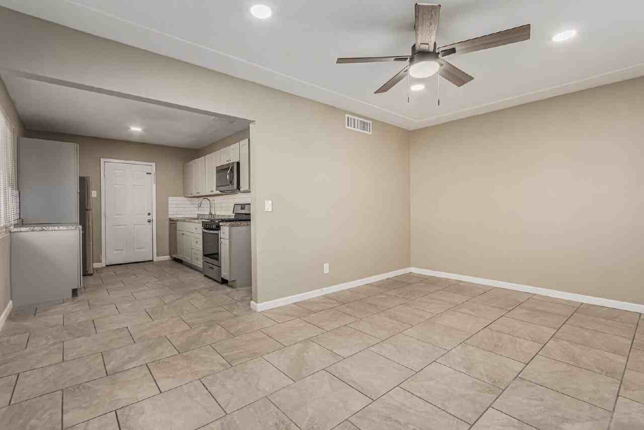 2014 N 17th St - Photo 4 of 21