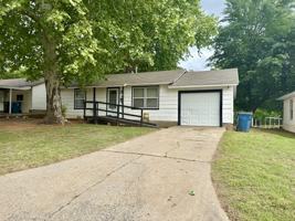 featured image of 1008 S Locust Dr
