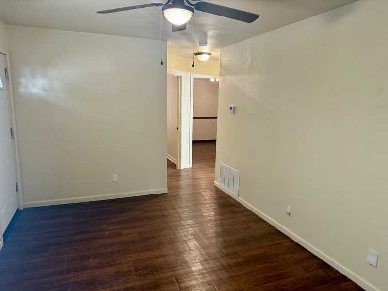 1008 S Locust Dr - Photo 2 of 9