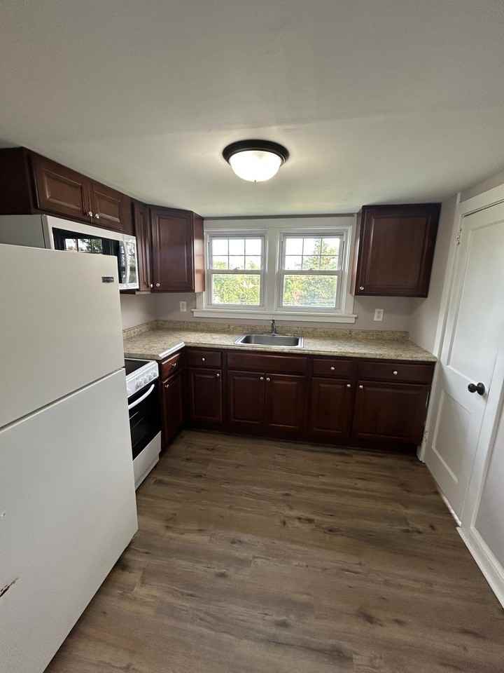 334 Durham Rd #4 - Photo 5 of 19