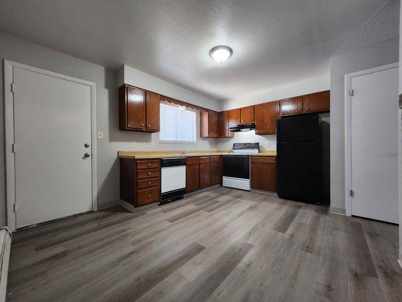 49 Chestnut Dr #D - Photo 4 of 23