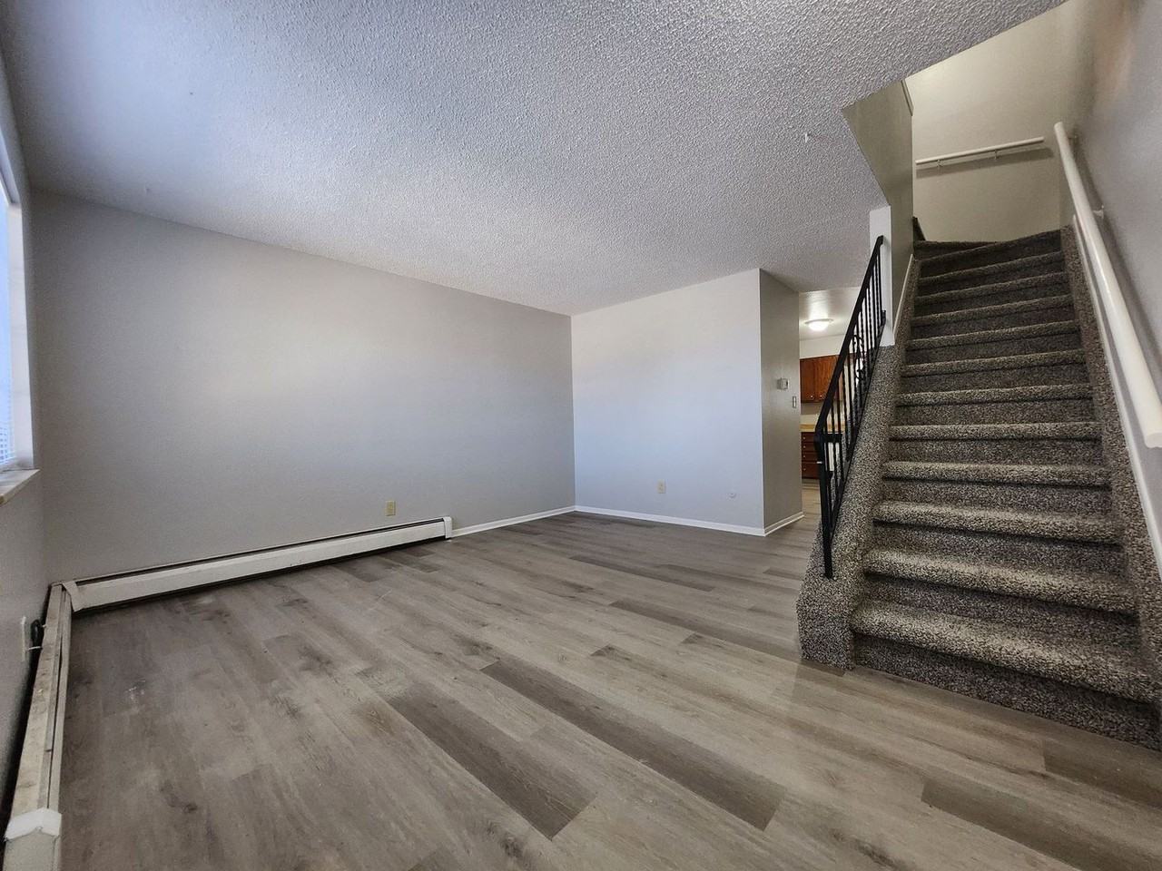 49 Chestnut Dr #D - Photo 6 of 23