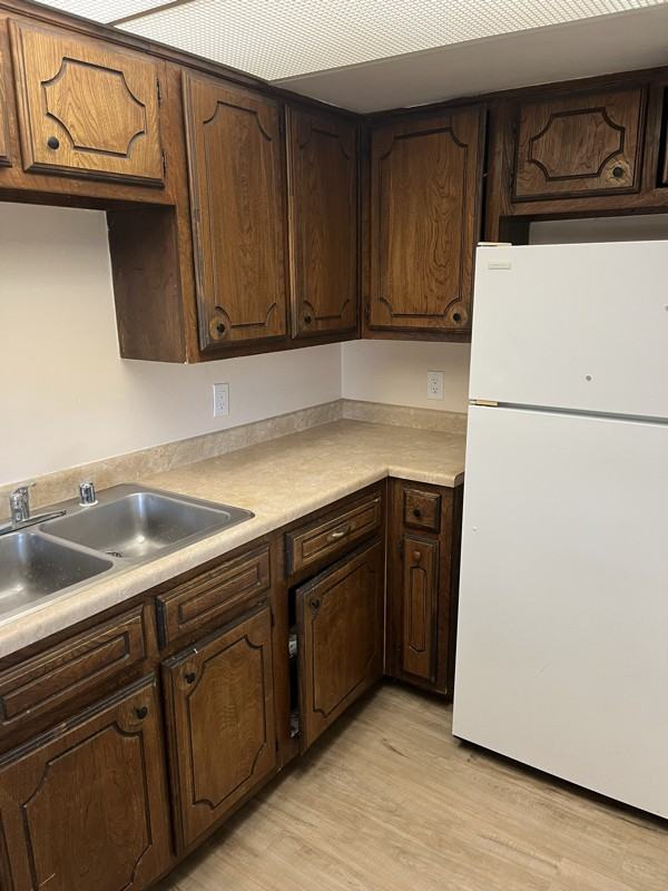 2807 E 22nd St #C - Photo 3 of 8