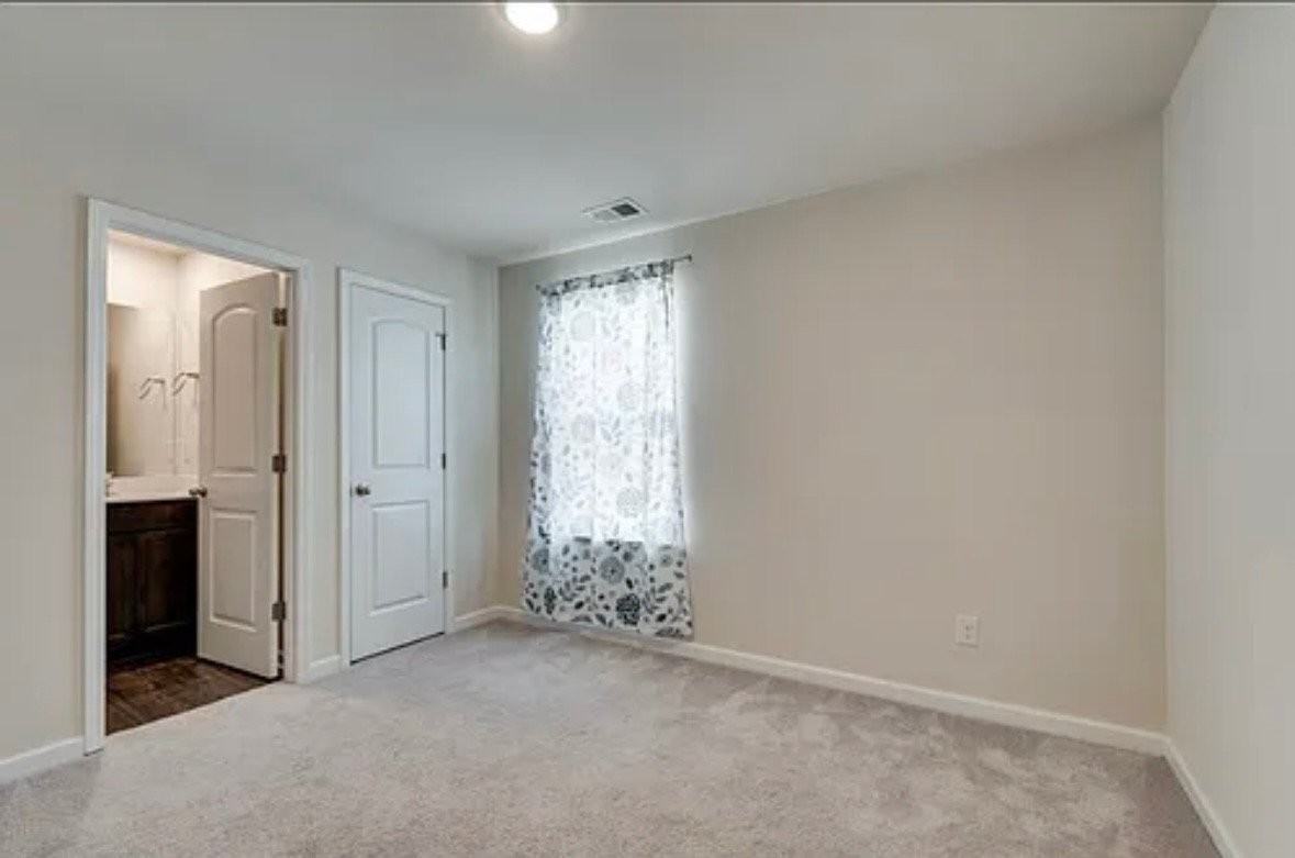 1007 Glen Marcus Dr - Photo 2 of 10