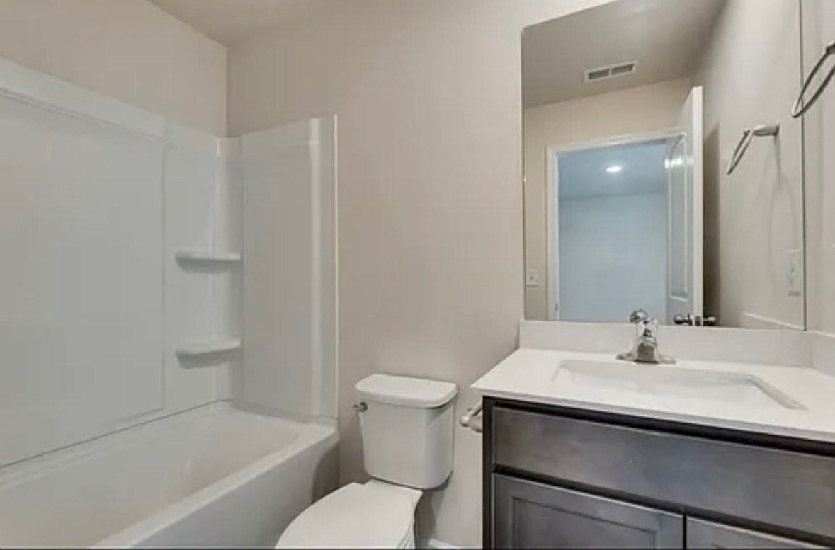 1007 Glen Marcus Dr - Photo 3 of 10