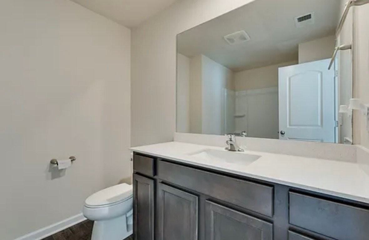 1007 Glen Marcus Dr - Photo 4 of 10