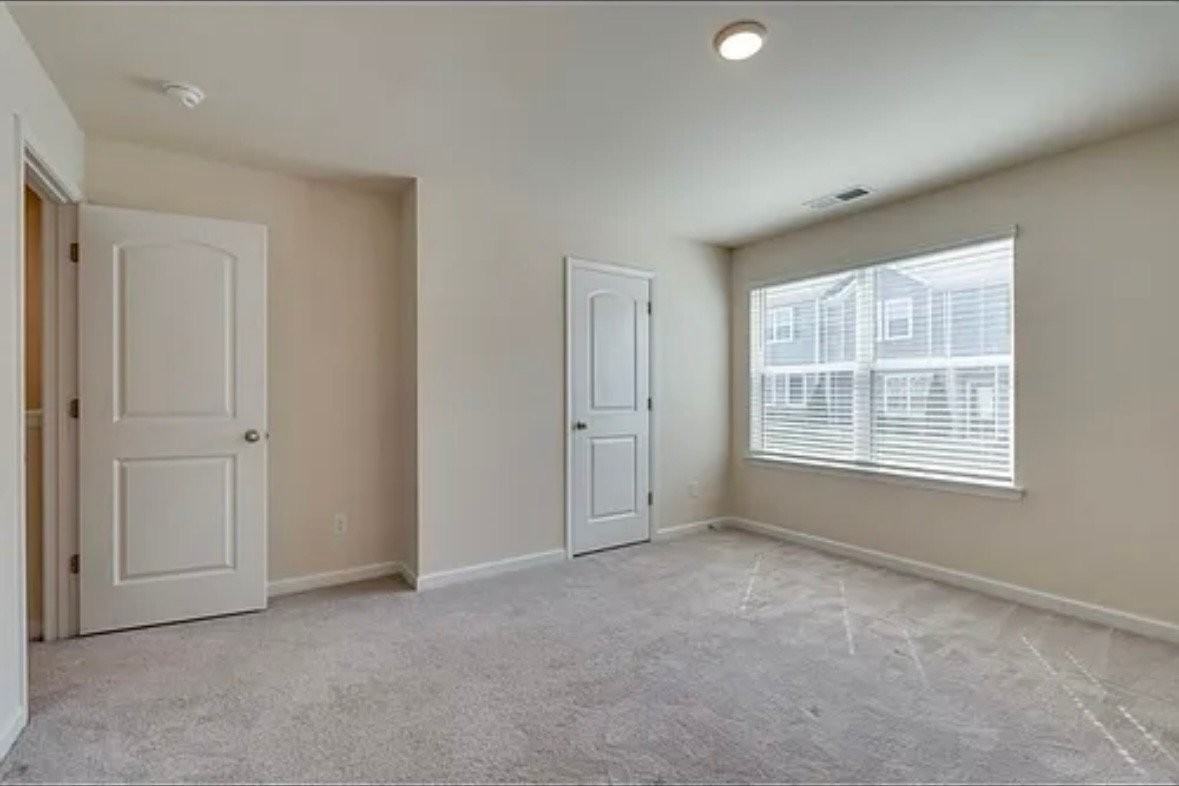 1007 Glen Marcus Dr - Photo 5 of 10