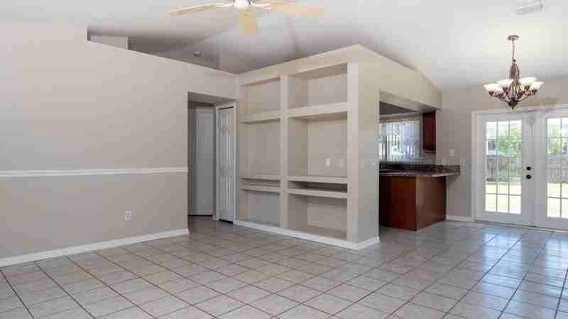 3309 Sw Frankford St - Photo 3 of 30
