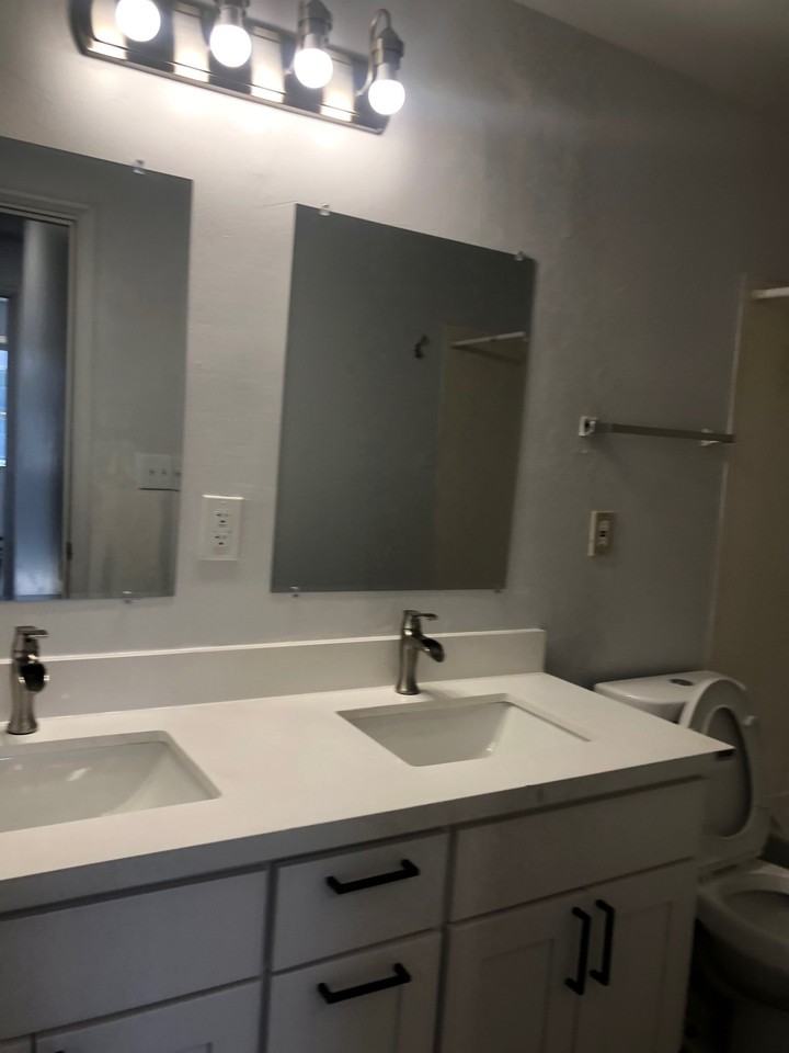 1928 E 56th St #47 - Photo 2 of 11