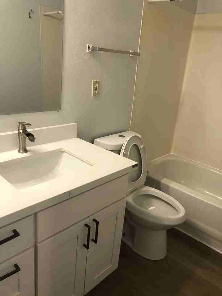 1928 E 56th St #47 - Photo 5 of 11