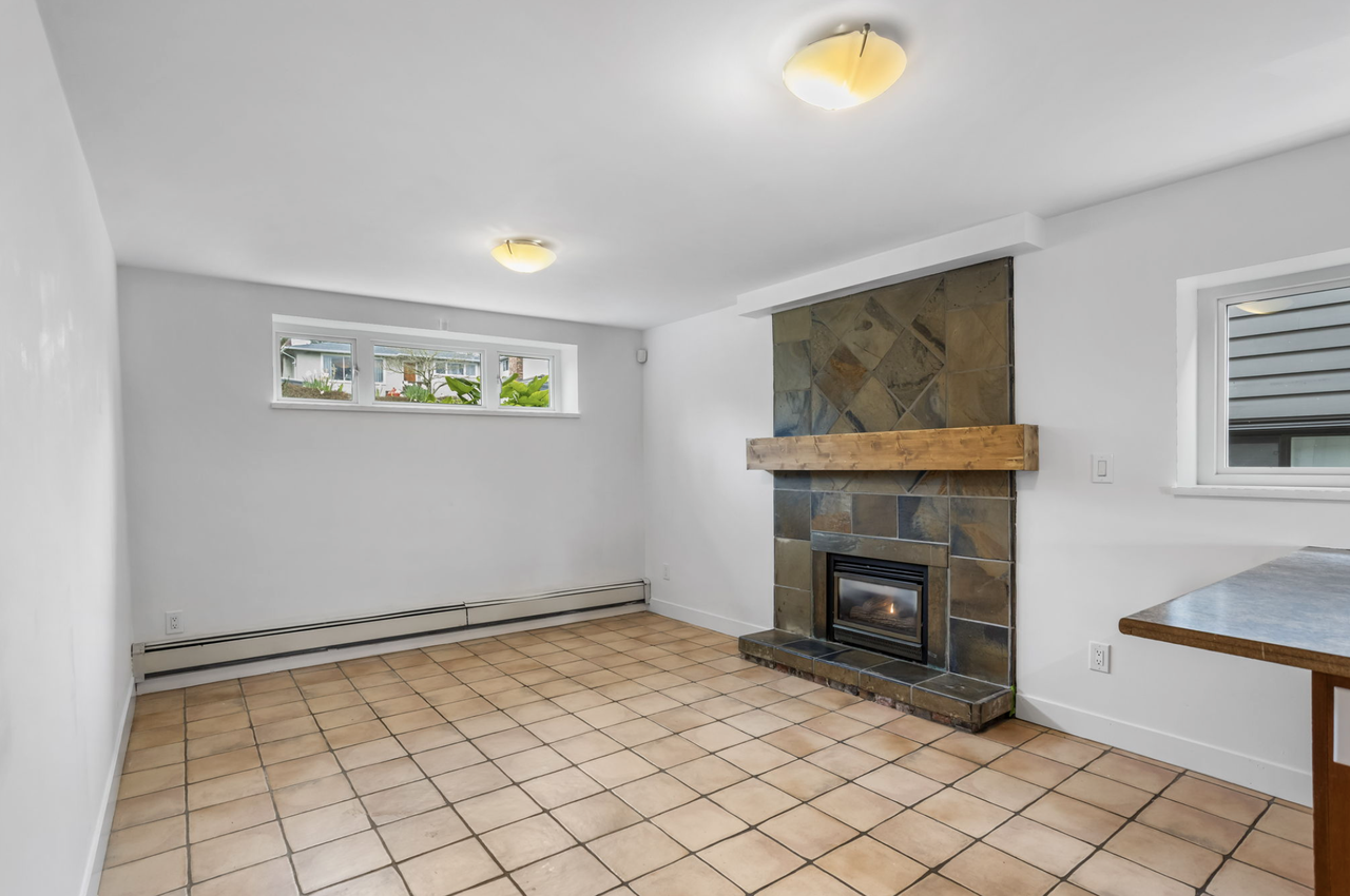 831 Whitchurch Street - Photo 7 of 24