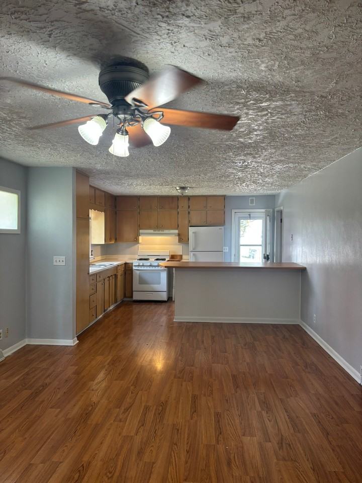 1821 13th Ave #1821 - Photo 3 of 16
