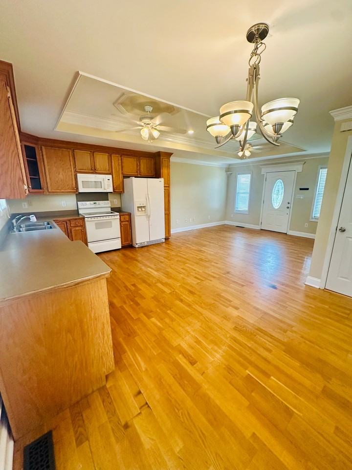 79 Cherry St - Photo 4 of 18