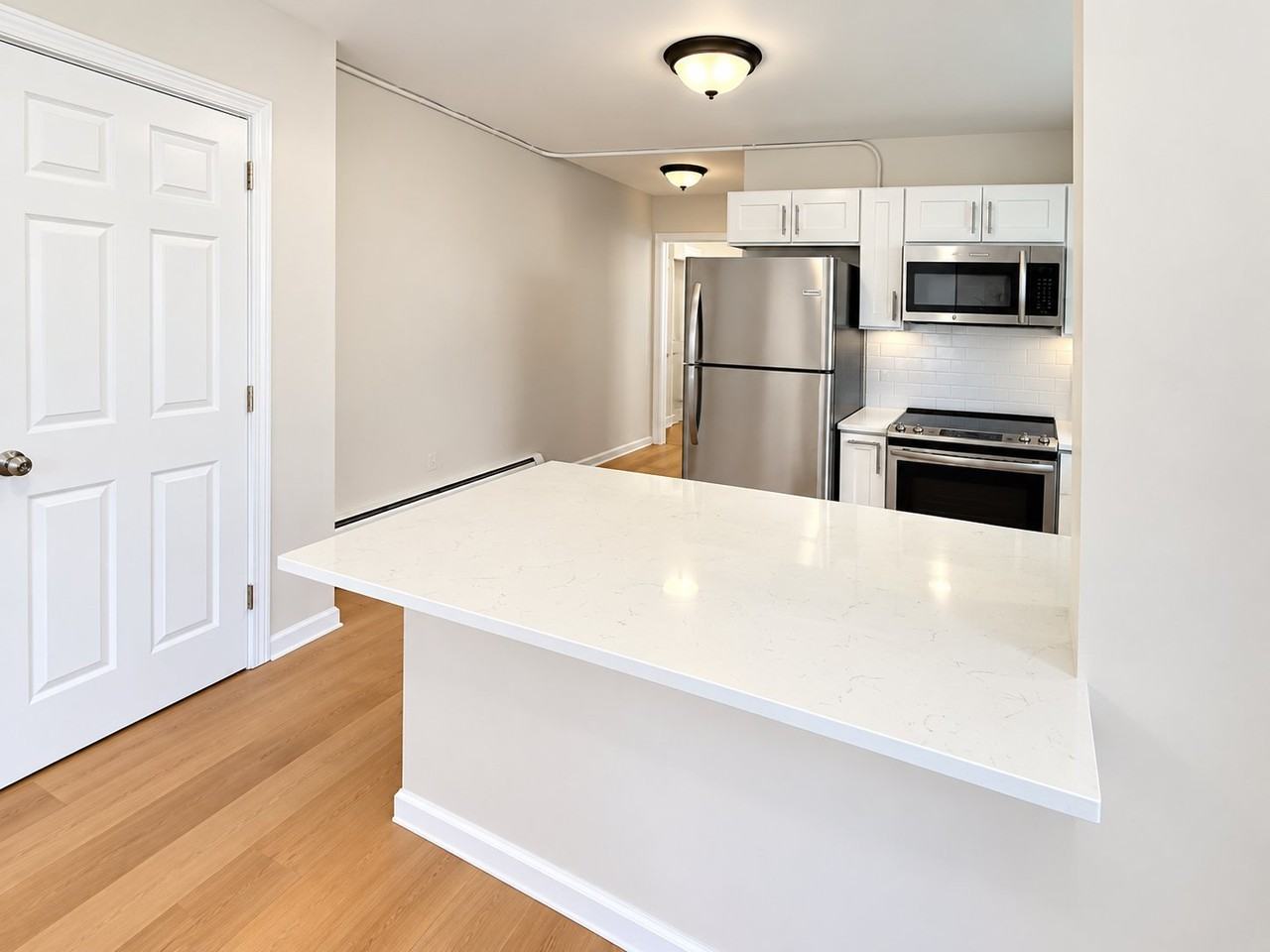 290 Washington St #10 - Photo 5 of 11