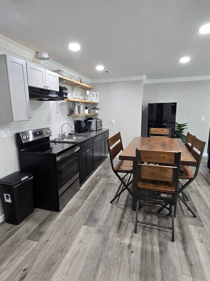 2712 Mastin Lake Rd Nw - Photo 3 of 16