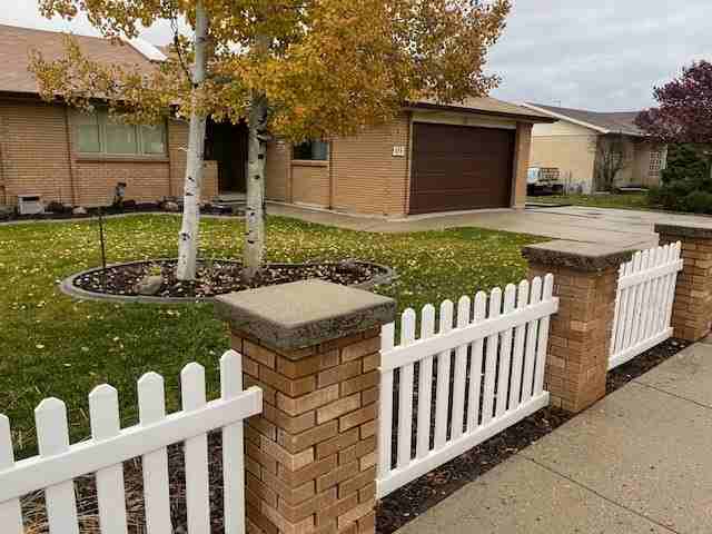 2112 W Bowling Ave - Photo 2 of 20