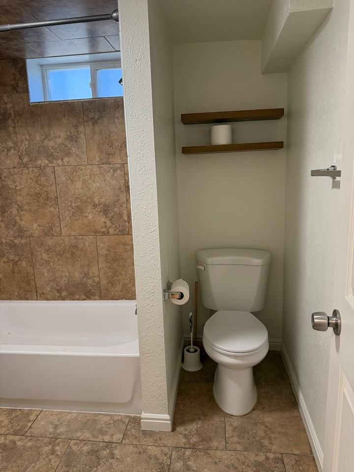 948 N Poinsettia Dr - Photo 6 of 15