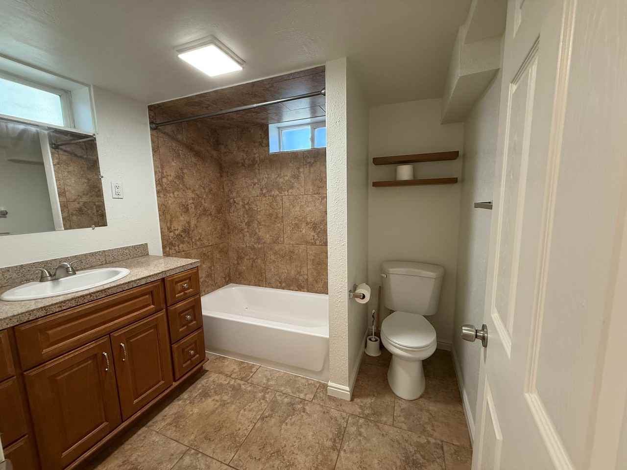 948 N Poinsettia Dr - Photo 7 of 15