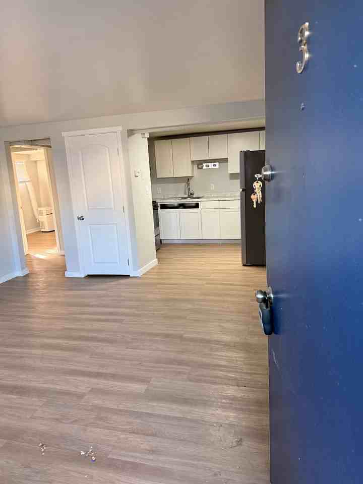 793 W Lennox St #1 - Photo 2 of 7