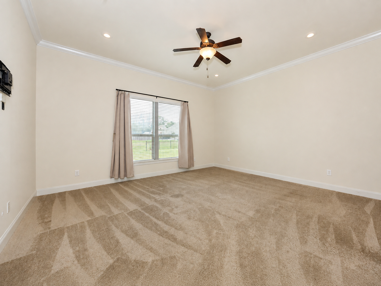 37436 Amalfi Drive - Photo 6 of 30