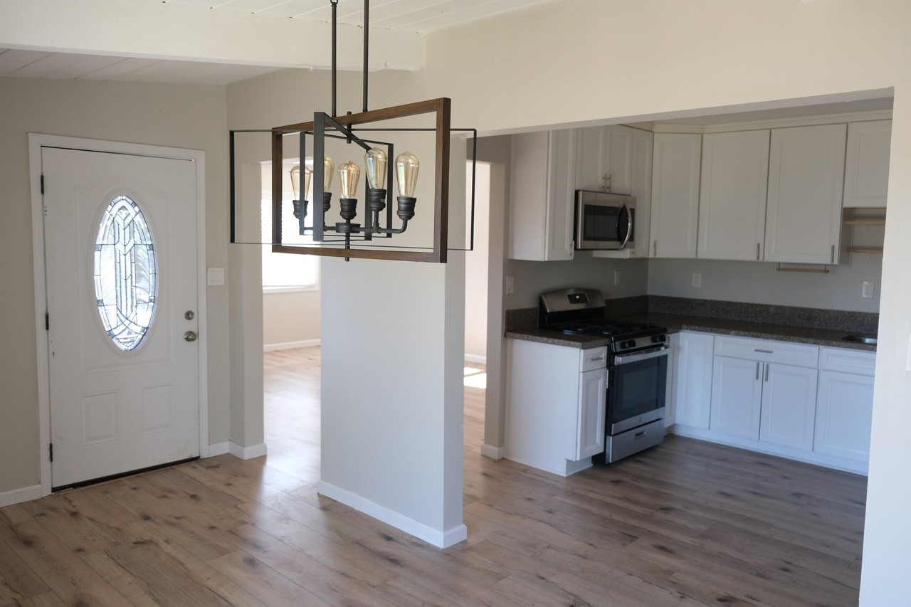 1112 Flamingo Ave - Photo 2 of 15