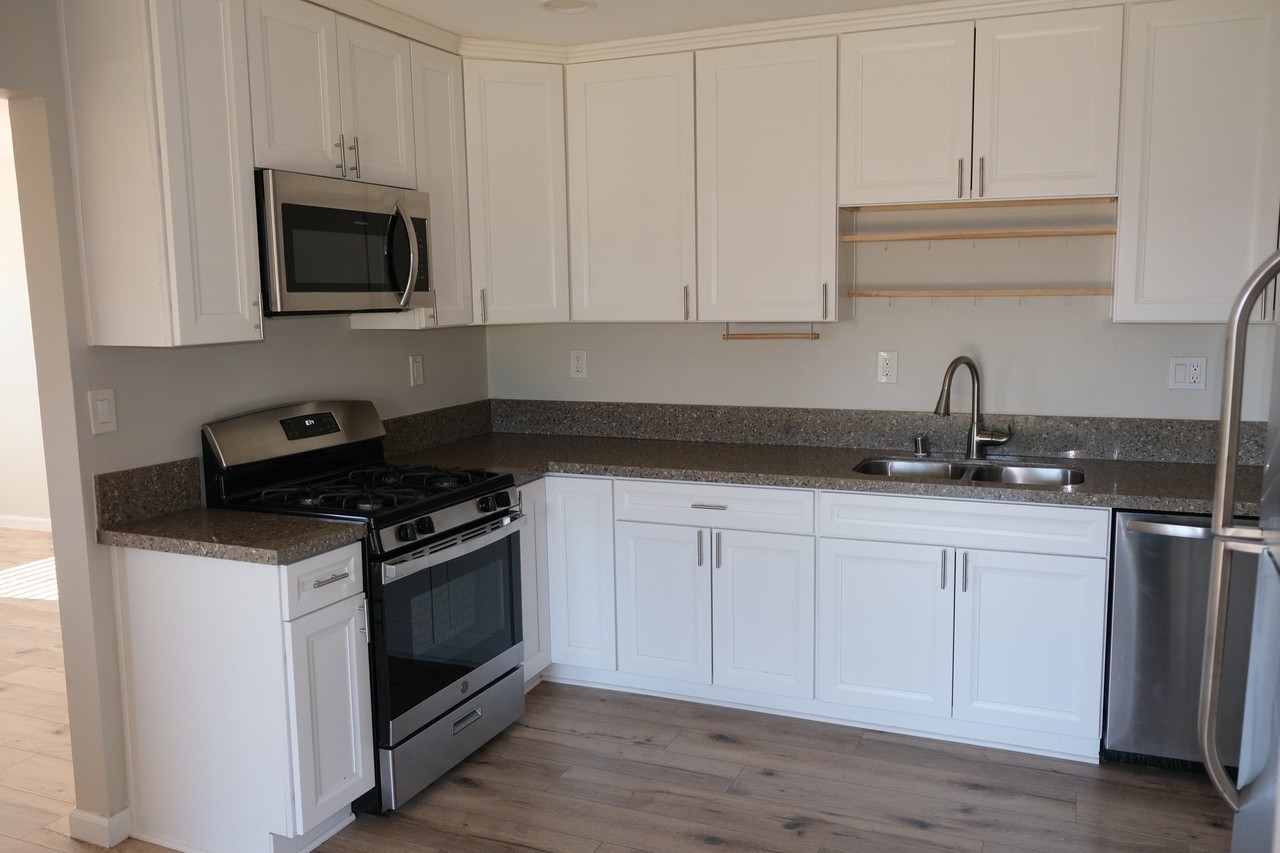 1112 Flamingo Ave - Photo 3 of 15